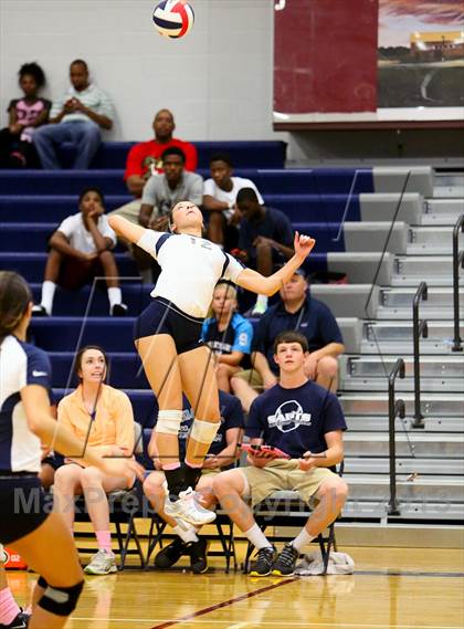 Thumbnail 1 in Aquinas vs. Blue Springs photogallery.