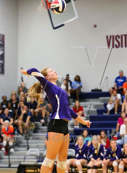 Thumbnail 1 in Aquinas vs. Blue Springs photogallery.