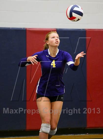 Thumbnail 1 in Aquinas vs. Blue Springs photogallery.