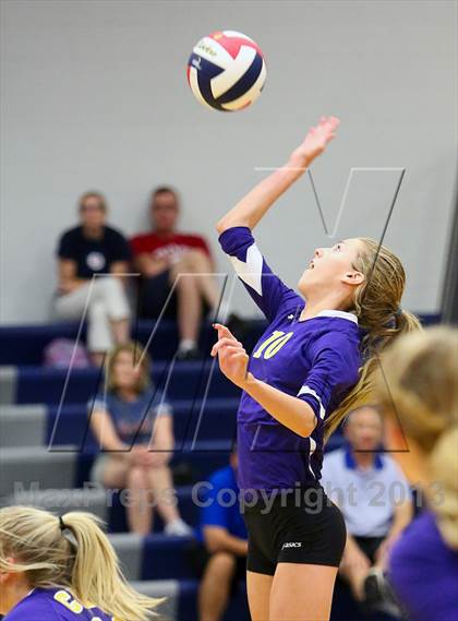 Thumbnail 3 in Aquinas vs. Blue Springs photogallery.