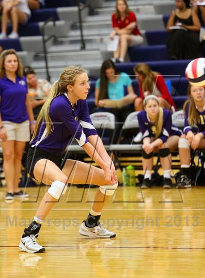 Thumbnail 1 in Aquinas vs. Blue Springs photogallery.