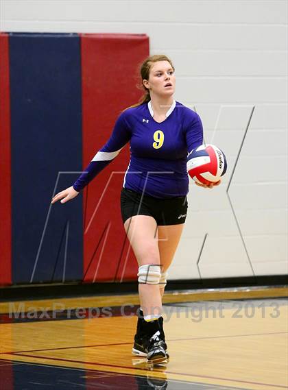 Thumbnail 2 in Aquinas vs. Blue Springs photogallery.