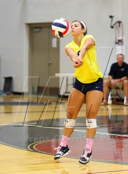 Thumbnail 1 in Aquinas vs. Blue Springs photogallery.