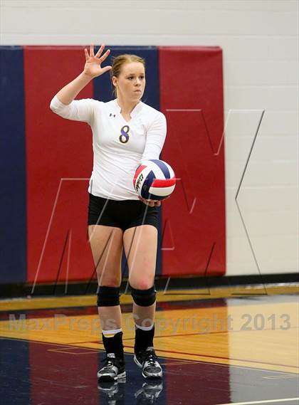 Thumbnail 3 in Aquinas vs. Blue Springs photogallery.