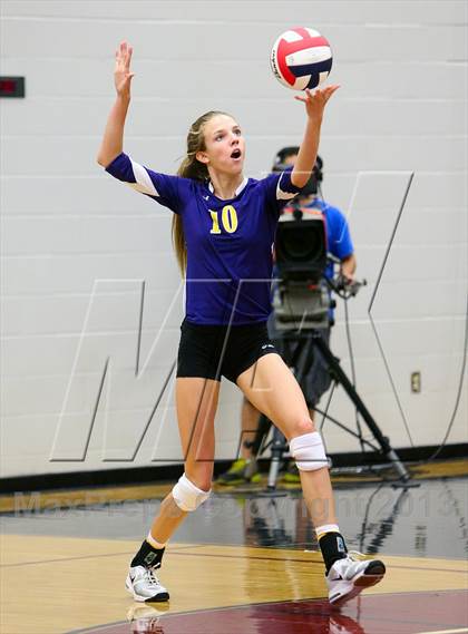 Thumbnail 2 in Aquinas vs. Blue Springs photogallery.
