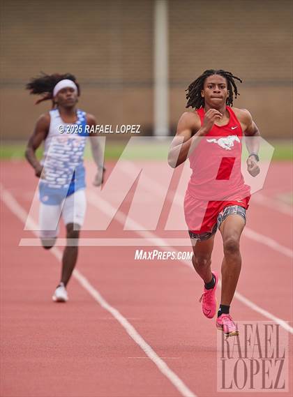 Thumbnail 2 in UIL 6A Track & Field District Prelims (400M) photogallery.