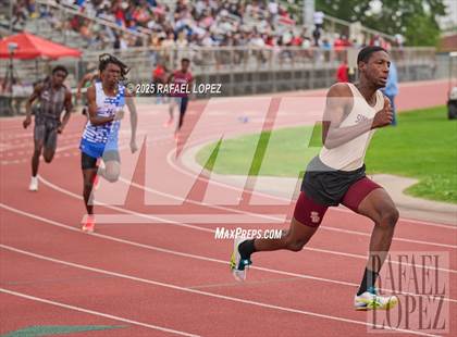 Thumbnail 2 in UIL 6A Track & Field District Prelims (400M) photogallery.