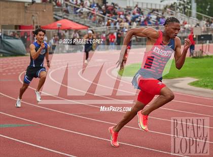 Thumbnail 3 in UIL 6A Track & Field District Prelims (400M) photogallery.
