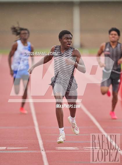 Thumbnail 3 in UIL 6A Track & Field District Prelims (400M) photogallery.