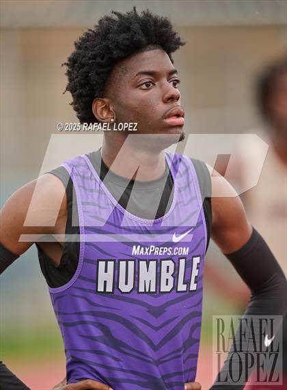 Thumbnail 2 in UIL 6A Track & Field District Prelims (400M) photogallery.