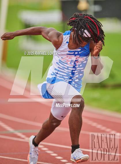 Thumbnail 1 in UIL 6A Track & Field District Prelims (400M) photogallery.