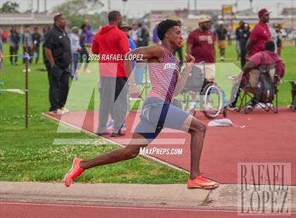Thumbnail 2 in UIL 6A Track & Field District Prelims (400M) photogallery.