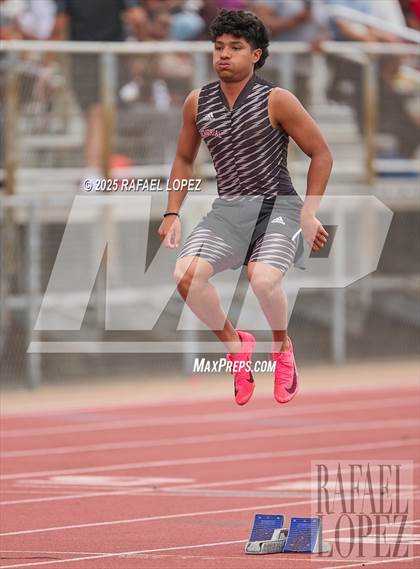 Thumbnail 1 in UIL 6A Track & Field District Prelims (400M) photogallery.