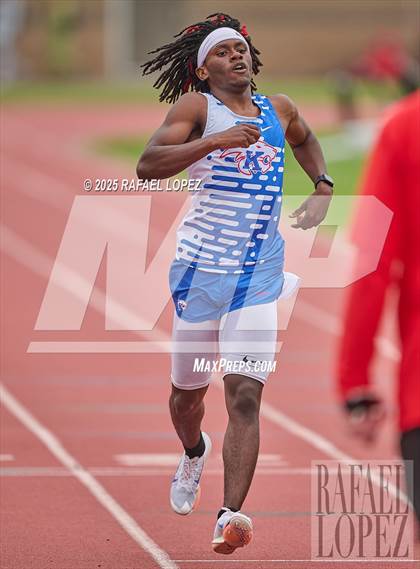 Thumbnail 1 in UIL 6A Track & Field District Prelims (400M) photogallery.