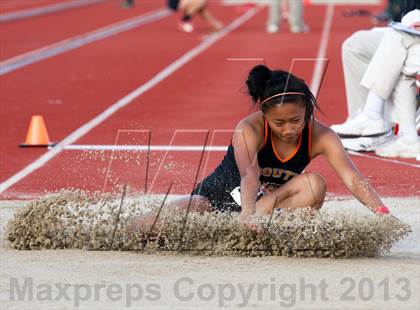 Thumbnail 2 in Stanford Invitational Long Jump photogallery.