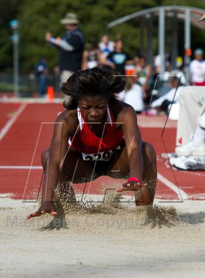 Thumbnail 2 in Stanford Invitational Long Jump photogallery.