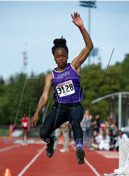 Thumbnail 3 in Stanford Invitational Long Jump photogallery.