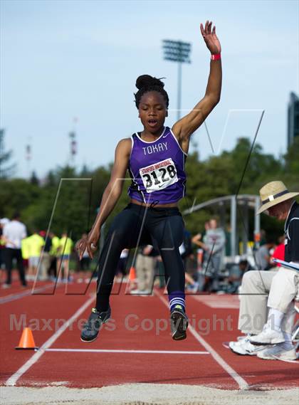 Thumbnail 3 in Stanford Invitational Long Jump photogallery.