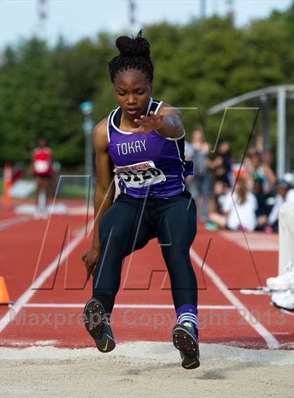 Thumbnail 1 in Stanford Invitational Long Jump photogallery.