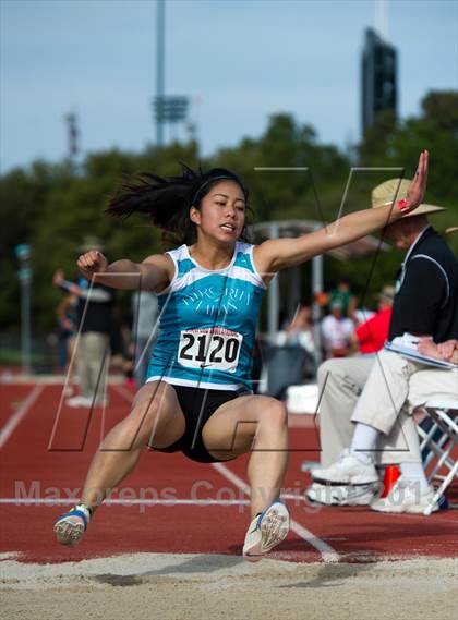 Thumbnail 2 in Stanford Invitational Long Jump photogallery.