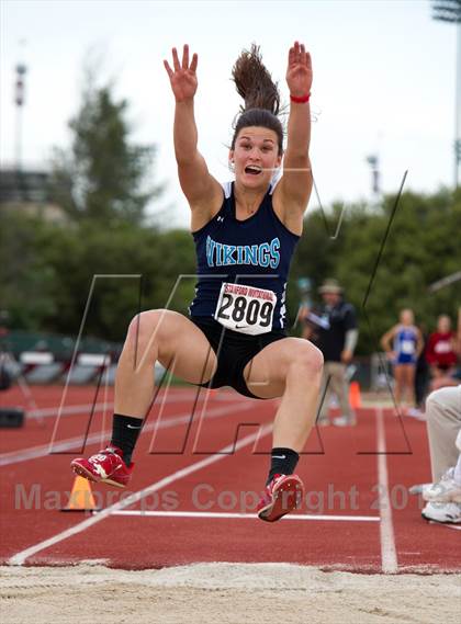 Thumbnail 2 in Stanford Invitational Long Jump photogallery.