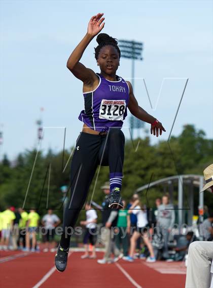 Thumbnail 1 in Stanford Invitational Long Jump photogallery.