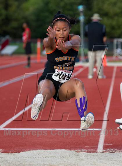 Thumbnail 3 in Stanford Invitational Long Jump photogallery.