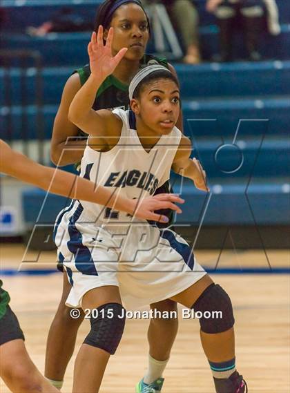 Thumbnail 1 in Weaver @ Wethersfield photogallery.