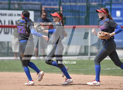 Thumbnail 1 in Villa Park @ Los Alamitos photogallery.