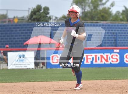 Thumbnail 3 in Villa Park @ Los Alamitos photogallery.