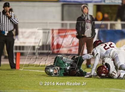 Thumbnail 2 in St. Joseph's Prep vs. Pine-Richland (PIAA Class AAAA Final) photogallery.