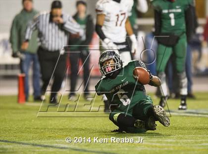 Thumbnail 2 in St. Joseph's Prep vs. Pine-Richland (PIAA Class AAAA Final) photogallery.