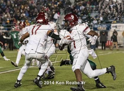 Thumbnail 1 in St. Joseph's Prep vs. Pine-Richland (PIAA Class AAAA Final) photogallery.
