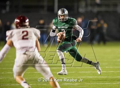 Thumbnail 3 in St. Joseph's Prep vs. Pine-Richland (PIAA Class AAAA Final) photogallery.
