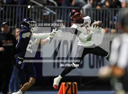 Thumbnail 2 in Norte Vista vs Loyola (CIFSS D4 Rnd 1 Playoff) photogallery.