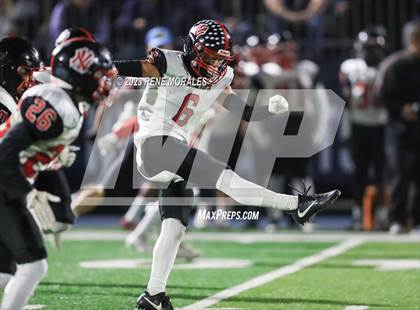 Thumbnail 2 in Norte Vista vs Loyola (CIFSS D4 Rnd 1 Playoff) photogallery.
