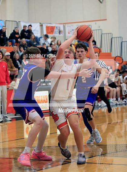 Thumbnail 2 in Grand Saline vs Quitman photogallery.