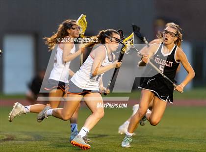 Thumbnail 3 in Walpole vs. Wellesley (MIAA Division 1 State Final) photogallery.