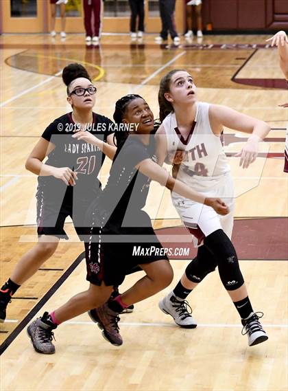 Thumbnail 3 in Cimarron-Memorial vs Faith Lutheran (NIAA 4A Quarterfinal) photogallery.
