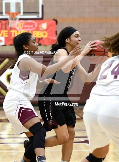 Thumbnail 2 in Cimarron-Memorial vs Faith Lutheran (NIAA 4A Quarterfinal) photogallery.