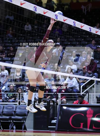 Thumbnail 3 in Blum vs. Fayetteville (UIL Volleyball 1A Finals) photogallery.