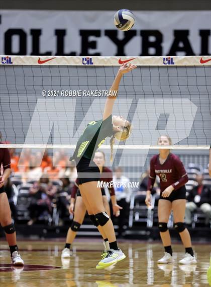 Thumbnail 2 in Blum vs. Fayetteville (UIL Volleyball 1A Finals) photogallery.