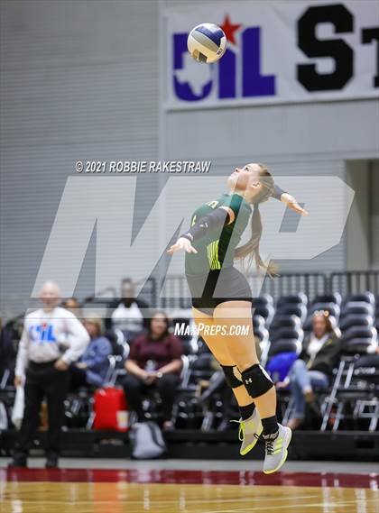 Thumbnail 3 in Blum vs. Fayetteville (UIL Volleyball 1A Finals) photogallery.