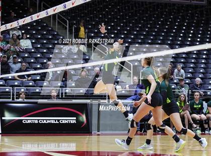 Thumbnail 2 in Blum vs. Fayetteville (UIL Volleyball 1A Finals) photogallery.