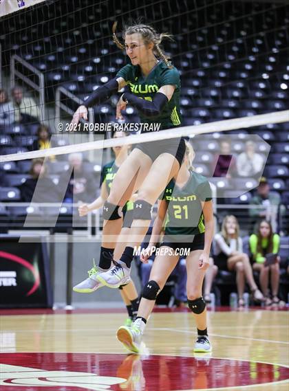 Thumbnail 2 in Blum vs. Fayetteville (UIL Volleyball 1A Finals) photogallery.