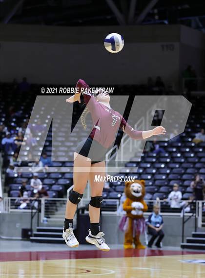 Thumbnail 2 in Blum vs. Fayetteville (UIL Volleyball 1A Finals) photogallery.