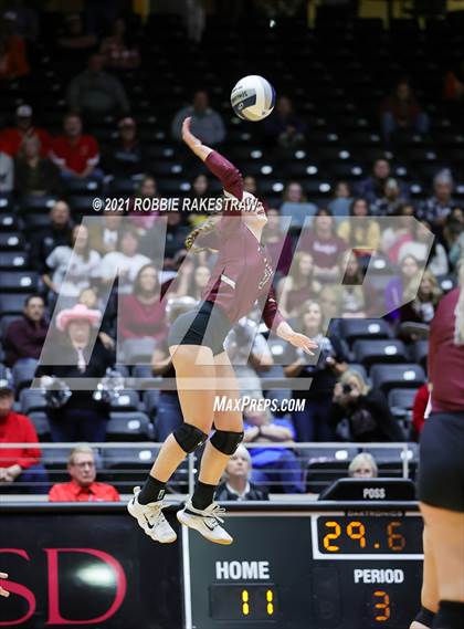 Thumbnail 1 in Blum vs. Fayetteville (UIL Volleyball 1A Finals) photogallery.