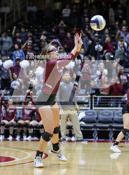 Thumbnail 2 in Blum vs. Fayetteville (UIL Volleyball 1A Finals) photogallery.