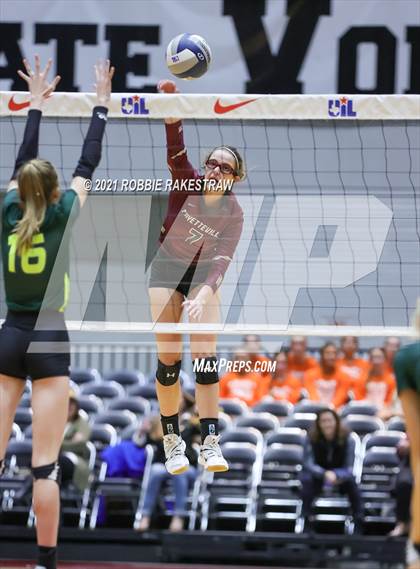 Thumbnail 1 in Blum vs. Fayetteville (UIL Volleyball 1A Finals) photogallery.