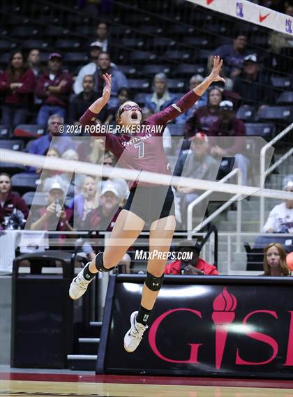 Thumbnail 3 in Blum vs. Fayetteville (UIL Volleyball 1A Finals) photogallery.